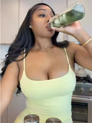 Chlorophyll water must have before summer ladies!! 