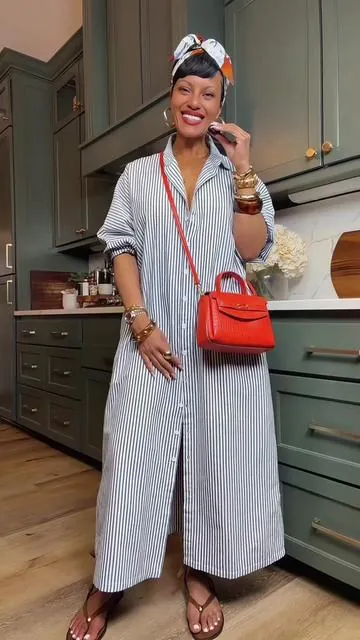 LARGE✨ This 100% cotton oversized, button-up T-shirt dress is giving quiet luxury! 🥂 It’s the prefect loose-fitting maxi for the summer!💙 #cottondress #oversizeddress #shirtdressstyle #casualfashion #summeroutfitideas 