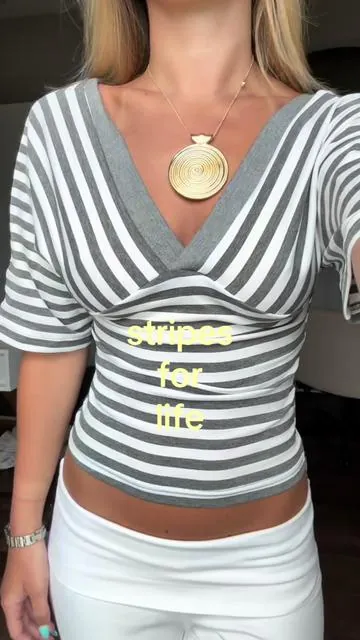 duh #stripes #bellefleurs #stripevnecktop #coolgirlstapletop #europeansummervibes 