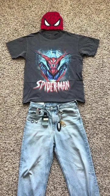 what i’m wearing to the spider-man movie 🕷️ #spiderman #spidermanshirt #fashion 