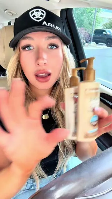 ‼️👆🏼DEAL OF THE YEAR! ‼️👆🏼You’re getting TWO BOTTLES for the PRICE OF ONE!!!!!!!!  #jergens #jergensnaturalglow #sunlesstan #tiktokshopdeal #onsalenow 