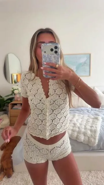 the perfect cover up if u still wanna be cute for those beach/pool days⭐️ #summerfits #fitinspo #set #dealsforyoudays 