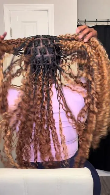 OQ HAIR SNAPPED 😭🔥 Hair: @OQHAIR @oqhairshop  20 in Highlight Burmese Curly x 4  #oqhair #miracleknots #bohobraids #minibraids #crochethair 