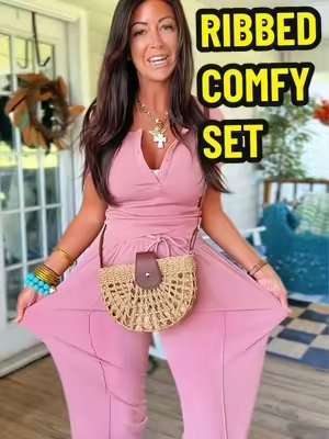 i’m a COMFY kinda girl🤌🏼💖✨ @PrettyGarden  #twopieceset #comfyclothes #dealsforyoudays #fyp #fypシ 