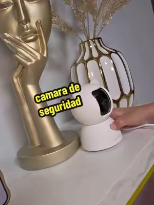 Esta cámara superó mis expectativas super recomendado no solo llama sino que también puedes ver y escuchar en tiempo real  #securitycam #camara#seguridad#tiktokshop 