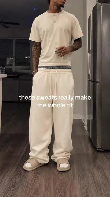 good sweatpants are really about the fit #sweatpants #baggysweats #streetwear #baggysweatpants #xybca 