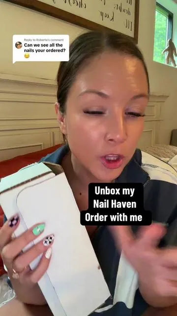 Replying to @Roberta unbox the cutest nails with me!! #pressonnails #pressons #nailhaven #naildesigns #nail 