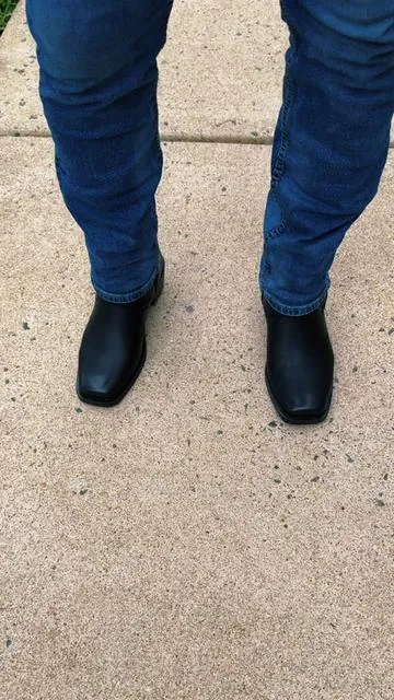 Botas color modas y elegantes para hombre  Elige tu color favorito desde el carrito naranja para obtenerlas a un súper precio + envío gratis.  🇺🇸 #fyp #paratii #bootsformen #cowboy #western 