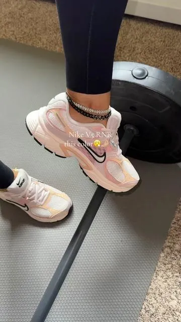 Mss them now, regret it later!  #sneakers #nikev5rnr #runningshoes #walkingshoes 