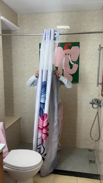 Esta Cortina Es Súper Práctica #homefinds #showercurtain #tiktokfind #easyinstall#foryoupage 