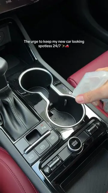 Love that I can clean my entire car with only one cleaner  #chemicalguys #allinonecleaner #carcleaning #newcar #cardetailing 
