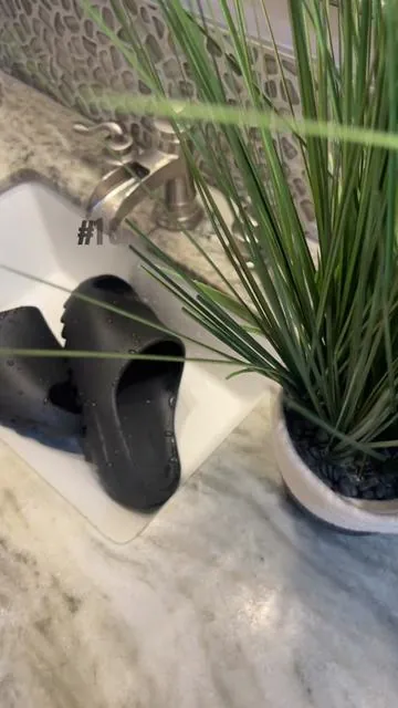 For Girles 💕🌸 and Guys 🥷🏽 #yeezyslides #donda #fashiontiktok #girlies #dealsforyoudays 
