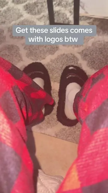 Get these fur slides rn comes with logos and everything get them rn check for coupons #balenciaga #furslides #DealsForYouDays  #tiktokmademebuyit #fashion 