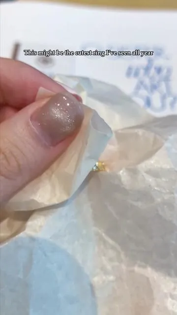 This might be the cutest ring I've seen all year #jewelry #moissanite #summervibes #dealsforyoudays #thememorialdays 