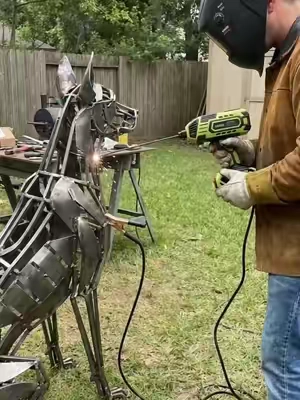 Small enough to carry. Powerful enough for everyday repairs. #welding #handheldweldingmachine #SEESENewArrivals #fathersdaygift #newarrivals 