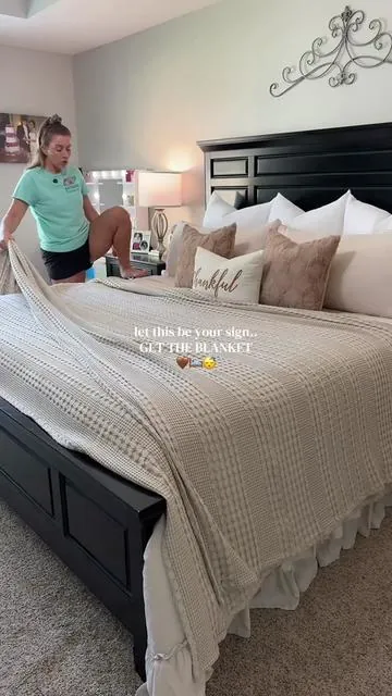 Obsessed with this blanket!! So big, soft, breathable, and beautifu!!!! @PHF #dfyd #waffleblanket #affordablebedding #softblanket #cozybedroom 