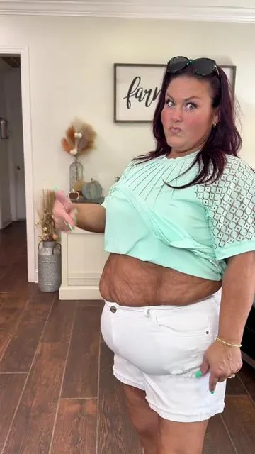#summershirt #midsizetops #plussizetops #summertops 