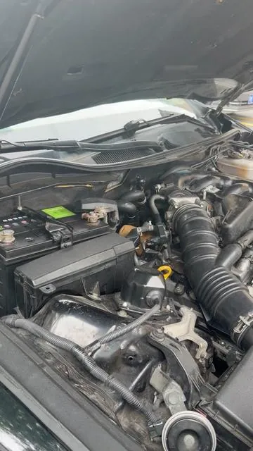 Con este arrancador de 4000A no necesitas ayuda de nadie. Enciende tu auto de gasolina o diésel de hasta 8L y 6L por ti mismo, usa la luz LED en la oscuridad y carga tus dispositivos. ¡Independencia total!#tiktokshopstockup #fyp #carjumpstarter #Tiktokshop #jumpstarter 