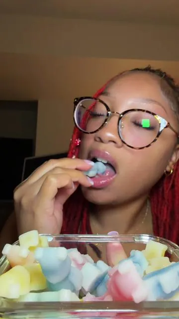 I love frozen wax candy 🍬 🥶 I ate some before I even filmed the video 😩 these are so good! The blue and the yellow were my favorite 💛💚🩵❤️🧡 #waxcandy #mukbang #asmr #candy #frozenwaxcandy 