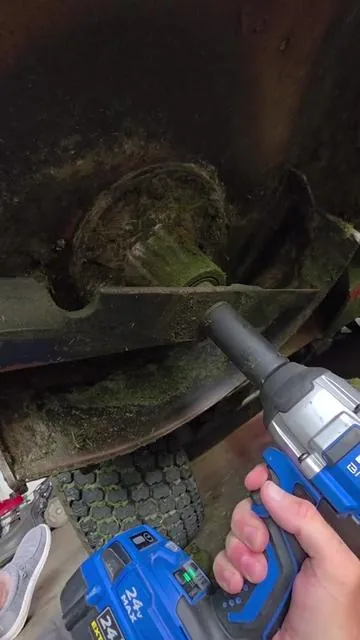 I should've gotten one of these sooner. It takes the guesswork out of sharpening mower blades, keeps the angle consistent, and speeds the whole process up. If you're sharpening blades regularly, this thing is a huge time saver. #lawncare #zeroturn #tools #lawncarebusiness #tiktokshop 