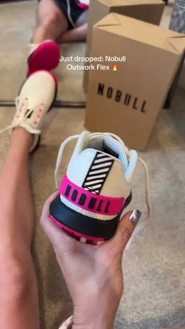 Gym girls run! 🖤 @NOBULL #DealsForYouDays #nobull #gymtok #crossfit #gymfit 