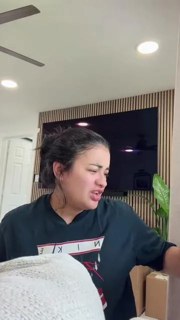 Cuando uno va a parir ahí pierde la pena uno 🫠🫠😂😂😂😂 #jennyclaros #hondureñosenusa🇭🇳🇺🇸 #parati 