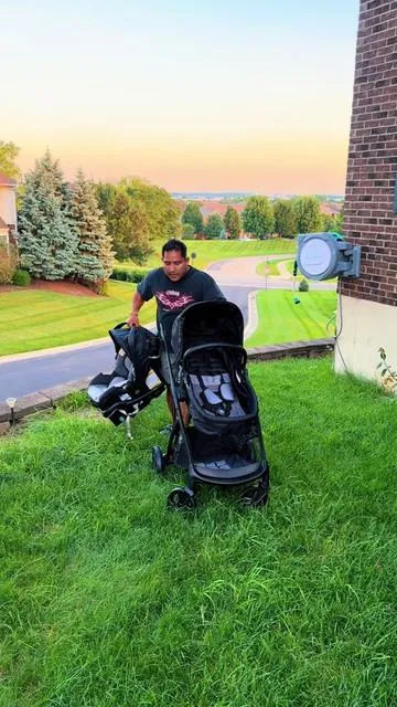 Stroller and car seat #stroller #carseat #motherandbaby #foryoupage #strollercarseatcombo 