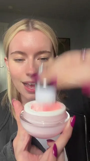 insane. #finelines #wrinkles #undereyebags #firmingskincare #YCZ 