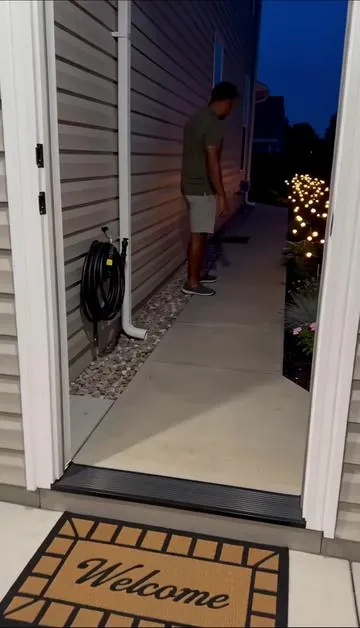 Upgrade your outdoor space with these solar power lights#weeklydeals #SummerVibes #solarlights #outdoorlight #backyardyibes #fyp #solaroutdoorlights #garden #SummerVibes #DealsForYouDay
