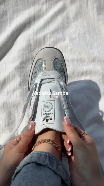 Sparkle meets classic ✨ #adidassamba #Rhinestone #womensshoes #flykicks #adidas 