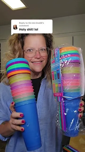 Replying to @tik.tok.tina88 #cups #reusablecups #plasticcups #colorchangingcups #dealsforyoudays 