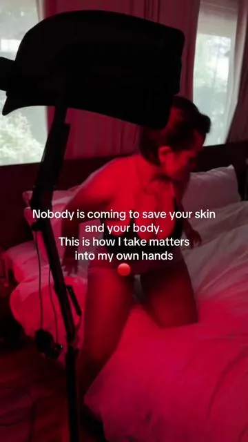Nobody is coming to save your skin and your body and I stopped waiting. The INIA Glow Flex is my daily 30 minute reset for radiant skin, muscle recovery and deeper sleep… all in one cordless wearable red light panel. This is what taking matters into your own hands looks like. 🔴 #iniaglow #redlighttherapy #glowflex #dealsforyoudays #tiktokshopfind INIA Glow Flex review | best red light therapy panel women | wearable red light wrap | red light therapy for skin and recovery | anti aging wellness routine over 40 olive skin