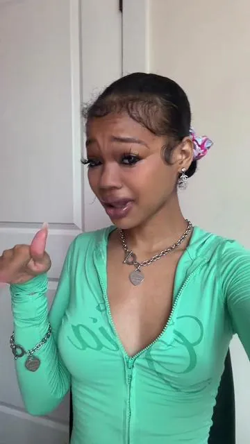 Everyone needs a push up bra !!!✨✨  #onthisday #fypシ #fypシ #dealsforyoudays #iwanttogoviralthisweekontiktok 