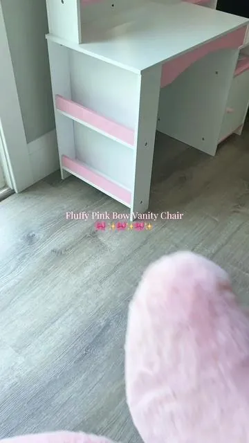 the cutest fluffy chair for a desk, makeup vanity, or dorm room ✨🎀 #vanitychair #pinkchair #deskchair #girlythings #dealsforyoudays 