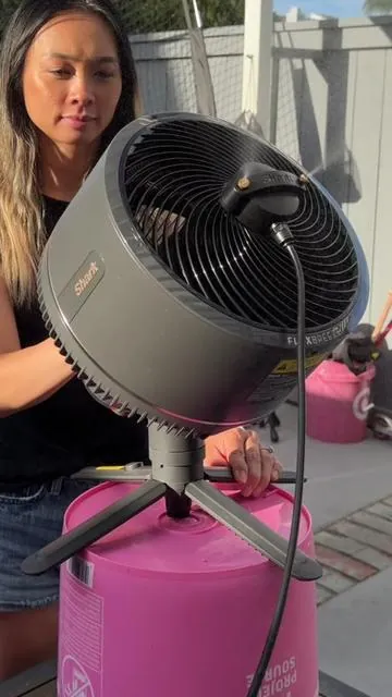 It’s supposed to be record hot heat this summer. So glad I have this 2-in-1 Shark Fan #dealsforyoudays #summerwins #tiktokshopcreatorpicks #shark #sharkflexbreeze 