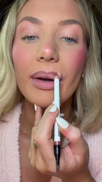 Such a universal, fool-proof lip combo🤌🏼 @Makeup By Mario #lipcombo #viralmakeup #DealsForYouDays #grwm 