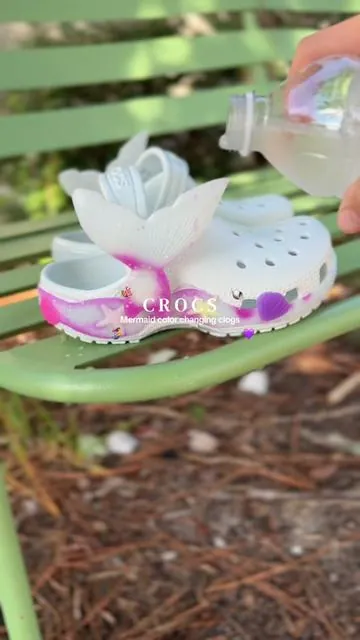 @Crocs The cutest toddler mermaid crocs!! The color changing is so cool! 💜  #toddlercrocs #kidssummershoes #kidsclogs #mermaidcrocs #toddlergirlshoes 
