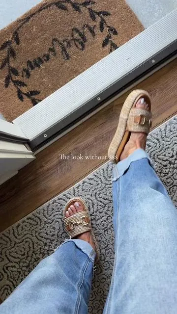 Gorgeous style platform sandals that give the look without the price tag! Perfect for so many summer outfits. @Coutgo #platformsandals #dressysandals #summerstyle #SummerVibes #DealsForYouDays 