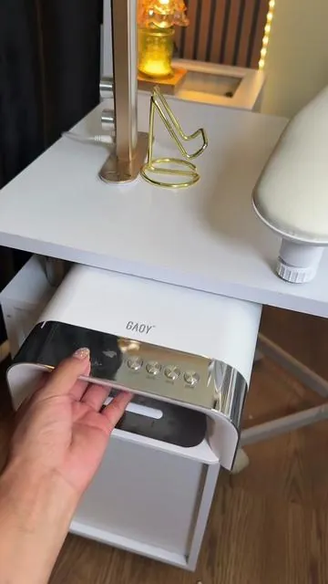 Lampara led de gaoy  . . #LEDNailLamp #dealsforyoudays  #PressOnNailLamp #gelNailLamp #ledamp @gaoy_official