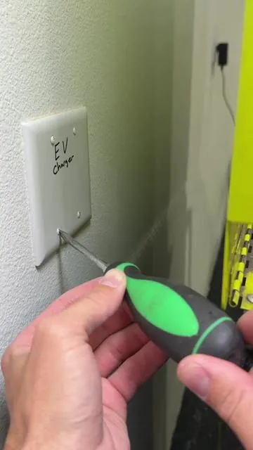 Never going back those old screwdrivers #electricscrewdriver #screwdriver #scredriverkit #skil #dealsforyoudays 