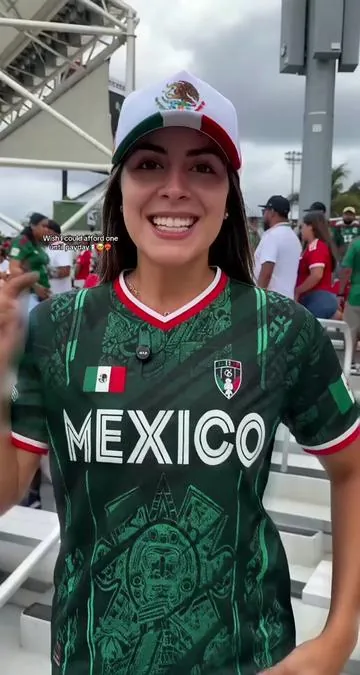 🇲🇽⚽️ Mexico 2026-style V-neck jersey... a fantastic choice for the stands, match day, or as essential fan gear 🔥🌎#mexicojersey2026 #worldcup2026 #mexicanfootball #tiktokmademebuyit #hotsale2026