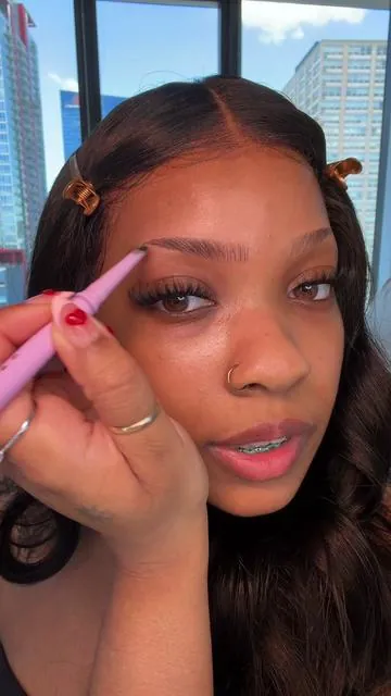 just dropping by another brow tutorial before yall beat my door down 😅🩷 #eyebrows #diybrows #eyebrowtutorial #browtutorial #eyebrow 