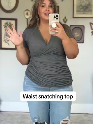 Damn @Halara_official what magic did you put in this top? This is SO SNATCHING #halara #halaratops #curvyfashion #summervibes #dealsforyoudays 