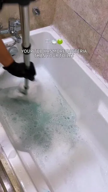 Don't worry about cleaning the bathtub "#cleaninghacks #bathtubcleaning #tiktokshopdealsforyoudays #cleaningmotivation #homehacks