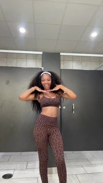 my fav workout set #fyp #workout #laylaaubriel #trending 