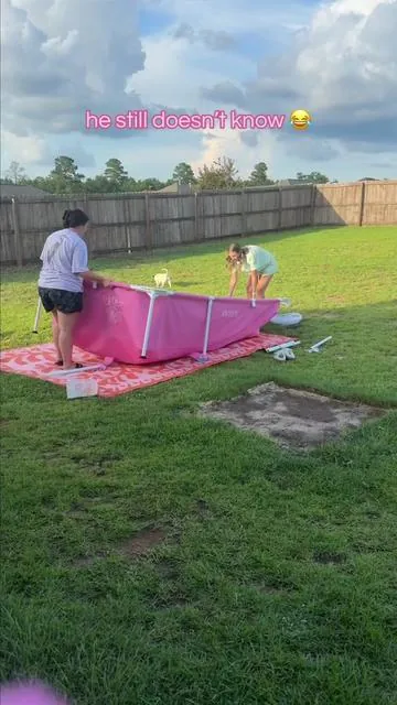 Get a pool they said… #abovegroundpool #dealsforyoudays 