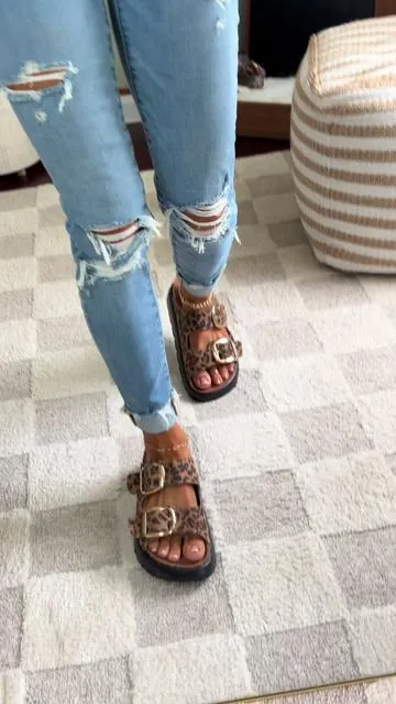 Leopard print, comfy, and affordable! @EVELLYHOOTD US #evellyhootd #platformsandals #lookalike #affordablesandals #dealsforyoudays 