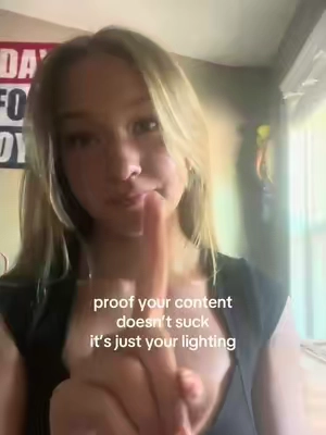 this is filmed on the front camera of an iPhone 13 btw it’s just that good #contentcreator #lighting #alixearlelight #selfielight #content 