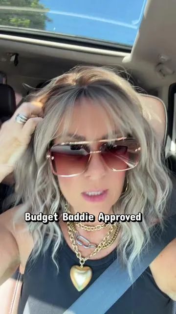 Somebody tell Sylvia we’re going to need a new budget meeting. 😂 This little budget baddie is giving cute, easy, throw-on-and-go hair without the salon appointment. @Jbextension.usa @Jbextension.US @Jbextension.Global #jbextension #blonde #curlywig #budgetbaddie 