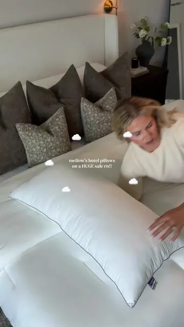 my guests always want to steal my guest bedroom pillow with them 😂 #dealsforyoudays #sleeptok #mellowhotelpillows #hotelpillows #bestpillow 